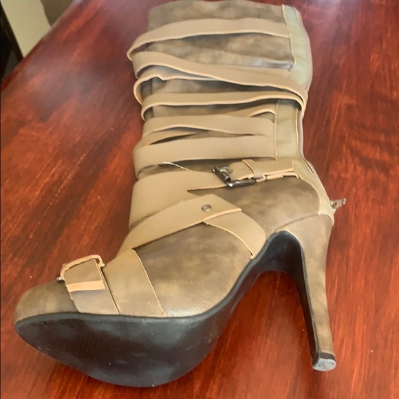 Boots - Picture 2 of 4